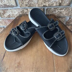 Coface Sandals Women’s Size 9 Black & White Buckle Closures Pre-Loved Condition